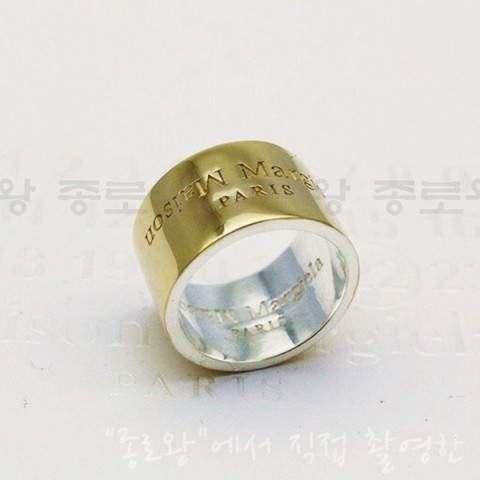 Maison Margiela 마르지엘라 13MM 와이드 로고 반지 (골드버전)