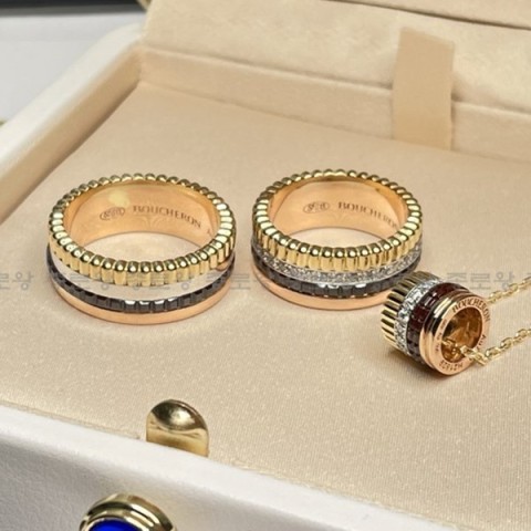 BOUCHERON 부쉐론 콰트로 클래식 스몰 반지 , 콰트로 클래식 스몰 목걸이 18K골드 (모이사나이트셋팅)